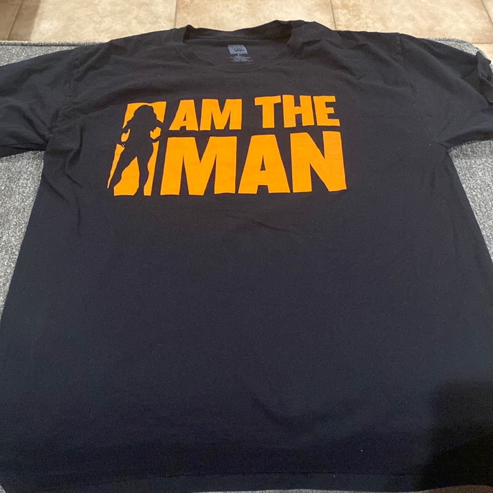 Men’s tee size large